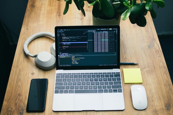 Quels sont les critères pour choisir un bon écran de laptop pour la retouche photo professionnelle ?