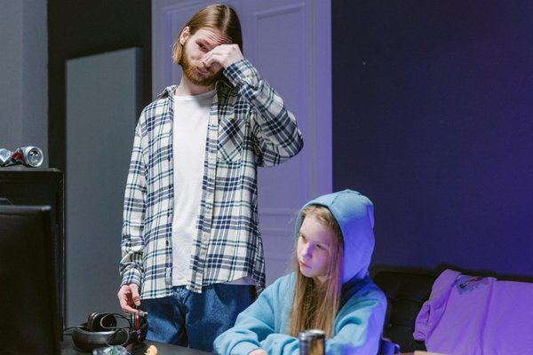 Comment choisir un bon routeur Wi-Fi 6E pour une maison avec plusieurs appareils connectés?